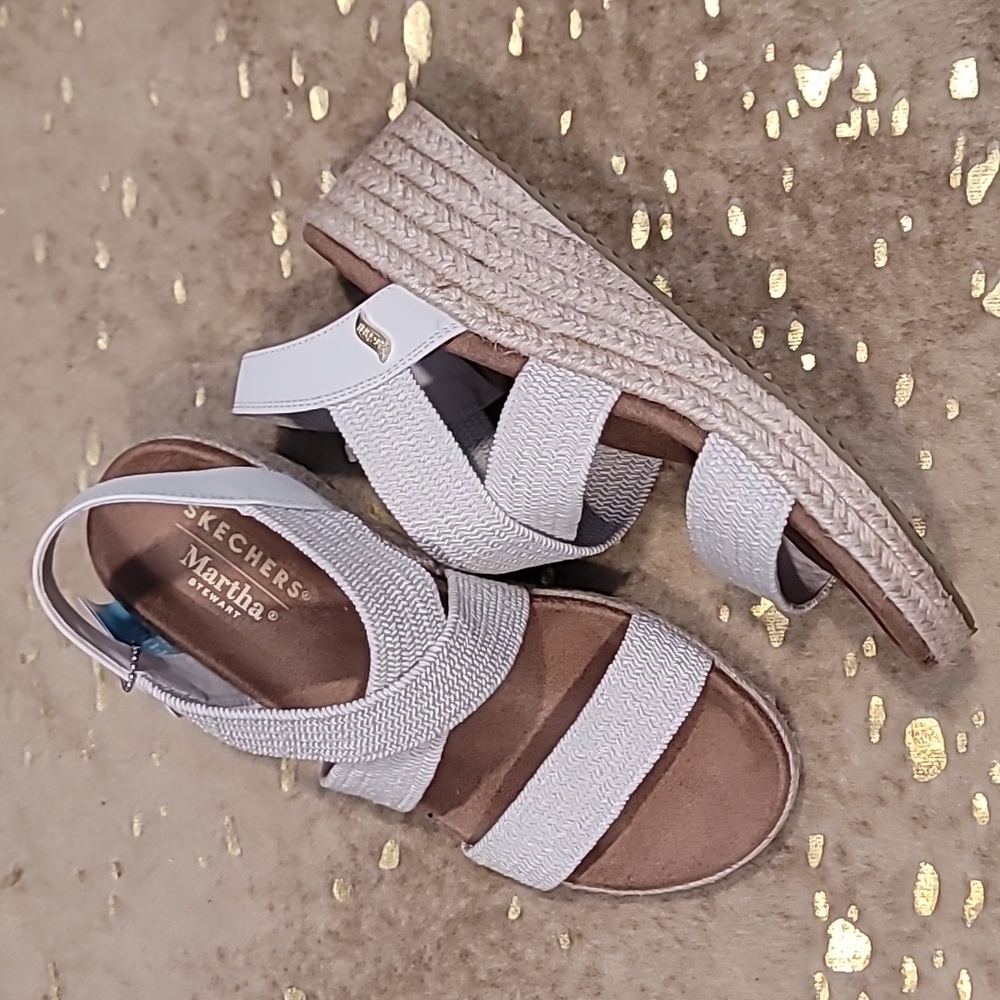 Cute And Comfy Martha Stewart Wedge Sandals - Picture 4 of 4